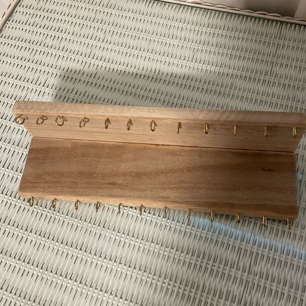 Wooden jewelry holder